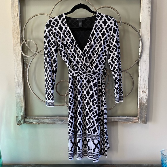 INC Geometric Print Wrap dress B&W, size 2 - Picture 1 of 7